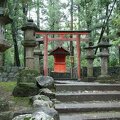 12 Nara - petit autel shinto sur la route du Kasuga taisha