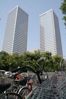 R9009 Osaka Business Park - twin towers et parc a velos