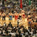 R9632 Nagoya - dohyo de sumo - Entree et presentation des sumos de l est 1ere division 