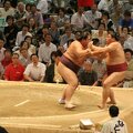 R9676 Nagoya - dohyo de sumo - Miyabiyama pousse Kyokushuzan