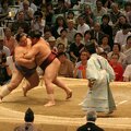 R9698 Nagoya - dohyo de sumo - Kaio vs Futeno