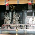 R9999115 Kyoto - Kiyomizudera - Quelques generaux de Bouddha