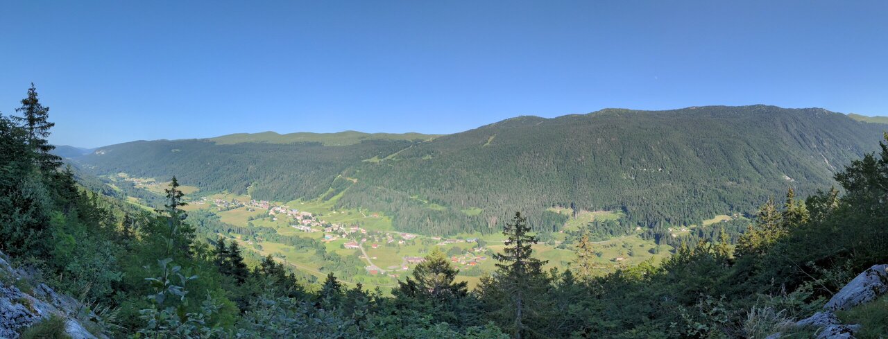 Panoramique de la vallée depuis le Truchet