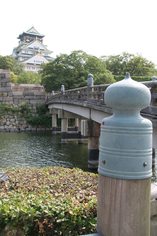 R9026_Chateau_d_Osaka_-_vue_du_pont_du_paradis.JPG