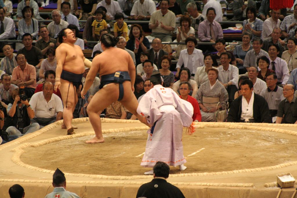 R9640 Nagoya - dohyo de sumo - Takanowaka vs Buyuzan