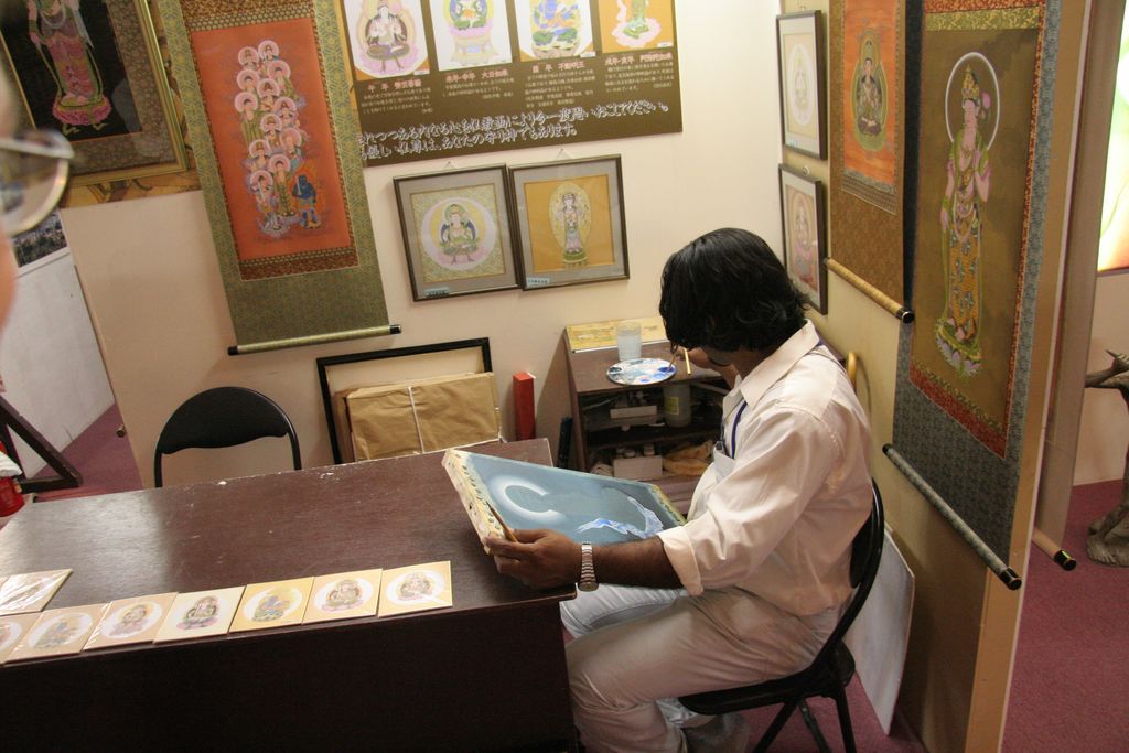 R9731 Aichi 2005 - Artisan srilankais peintre d icones