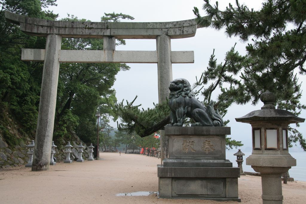 R9840 Miyajima - Temple Itsukushima jinja