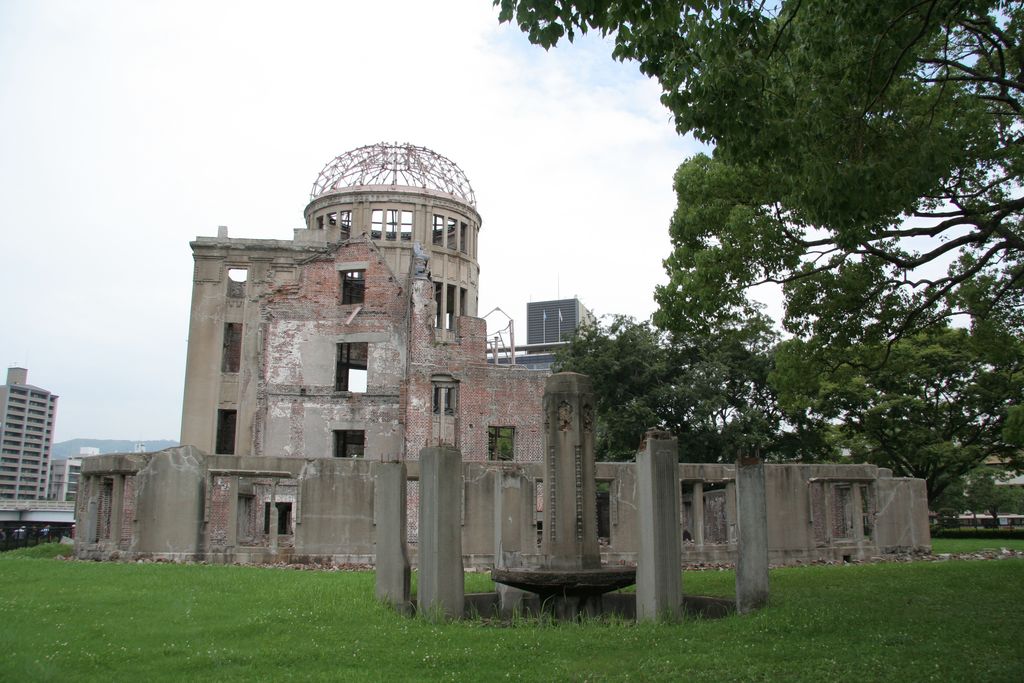 R9862_Hiroshima_-_A-Bomb_dome.JPG