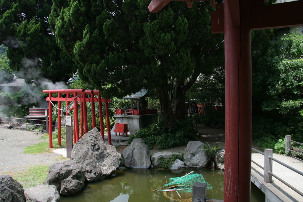 R0401 Beppu - kinryu jigoku torii
