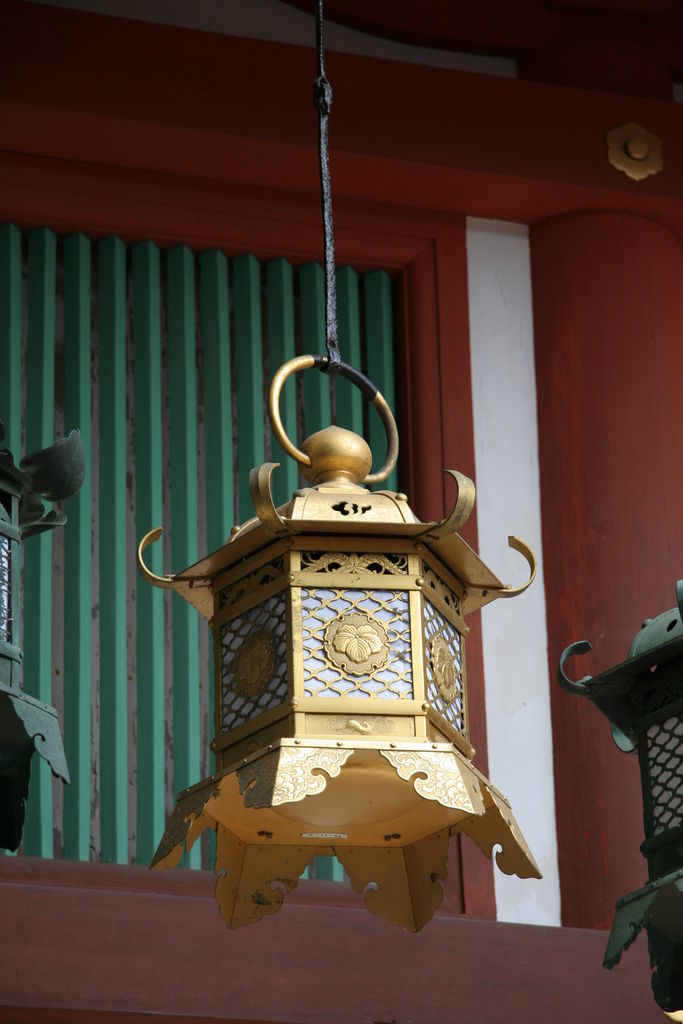 R0719 Nara - Kasuga Taisha - lanterne doree