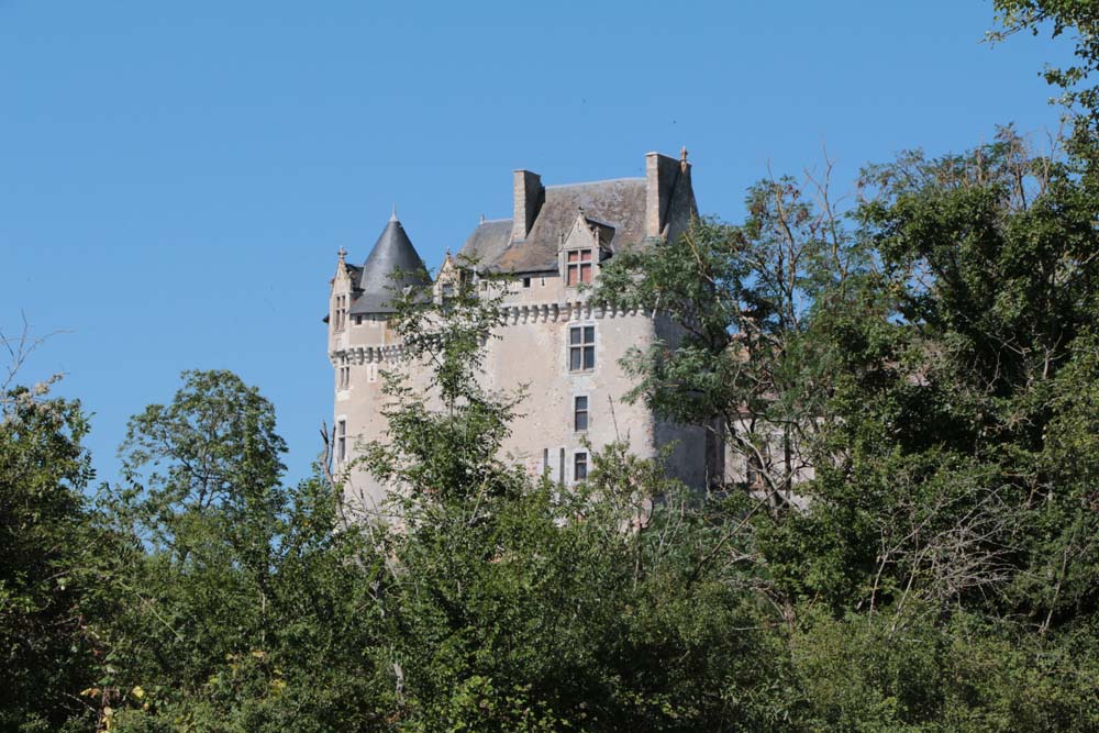 01 Chateau du Bouchet