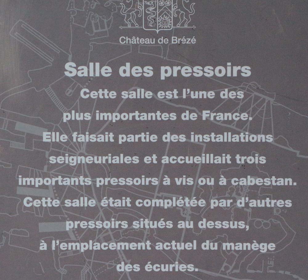 33 château de Brézé.jpg